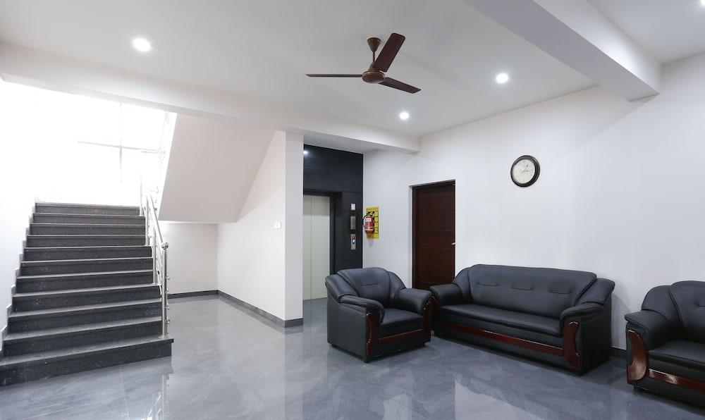Treebo Hi Line Apartments Kalapatti Lobby Sitting Area