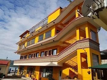 Shalom Guest House and Resto Bar