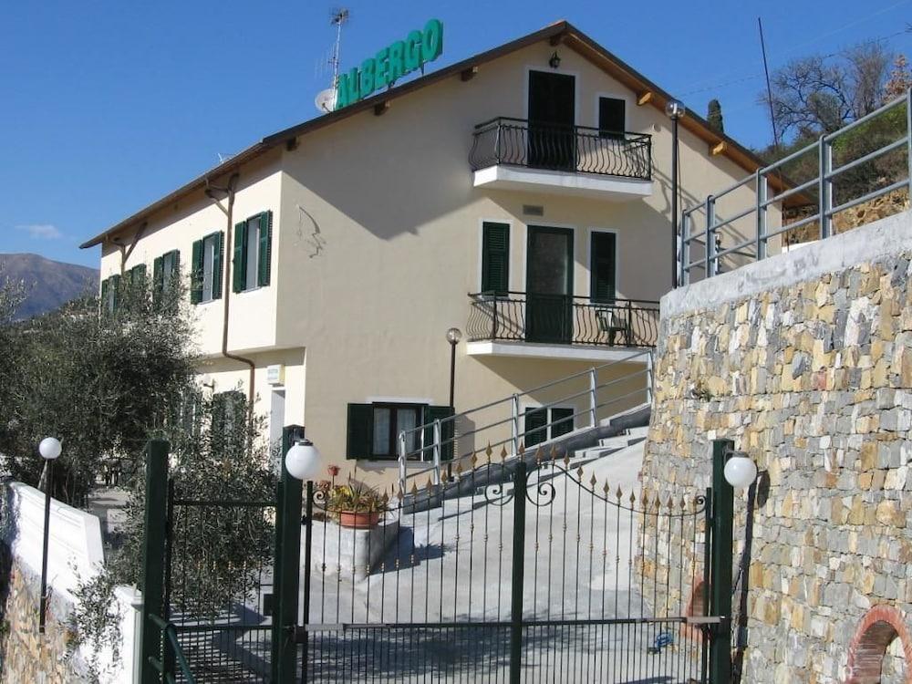 Albergo Dolcedo Featured Image