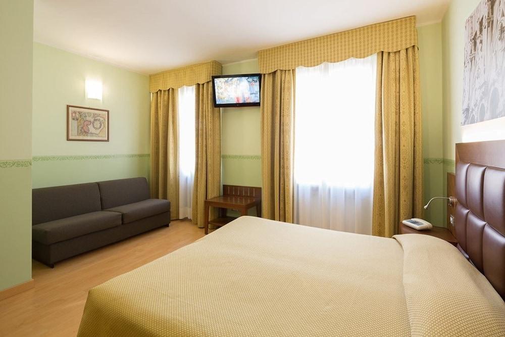 Hotel Terminus & Plaza Room