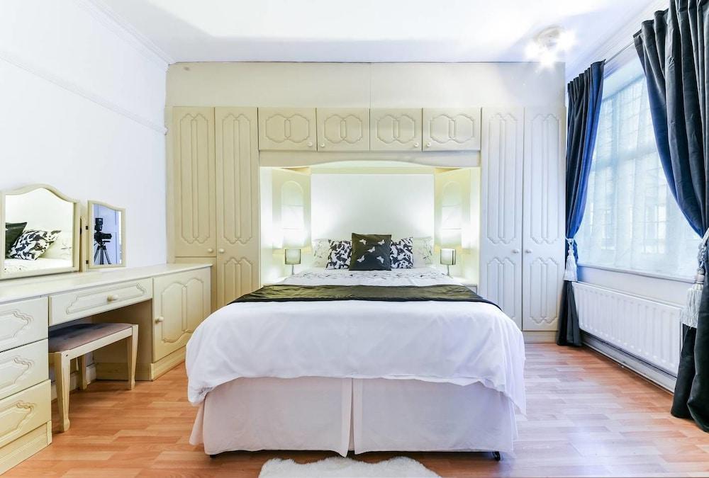 Cosy West End Flat min From Selfridges & Oxford st Room