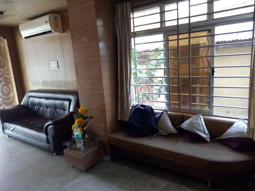Hotel Barak Residency