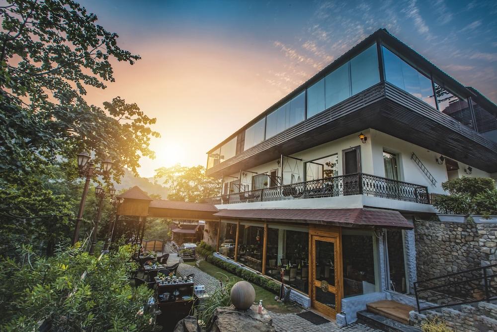 Shaantam Resorts & Spa Exterior