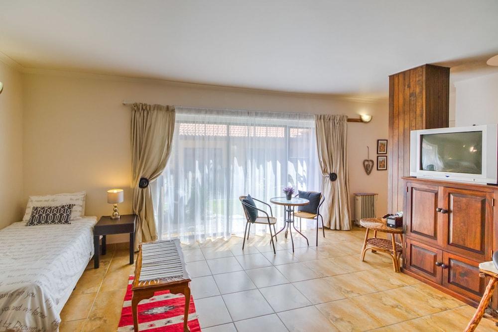 Vue Grande Room