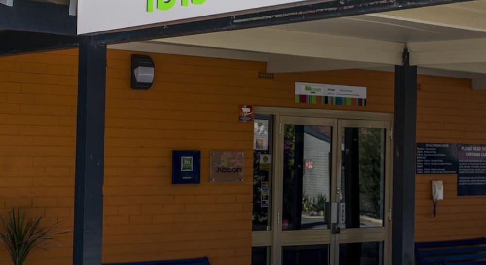 ibis Styles Geraldton Exterior