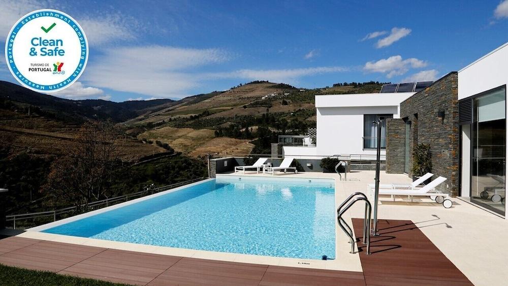 إل بي في هاوس هوتل