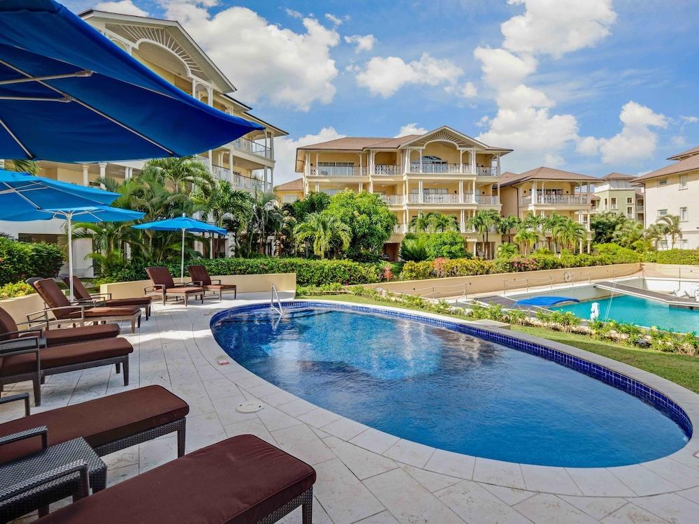 ذا لاندينجز ريزورت آند سبا حمام سباحة مكشوف