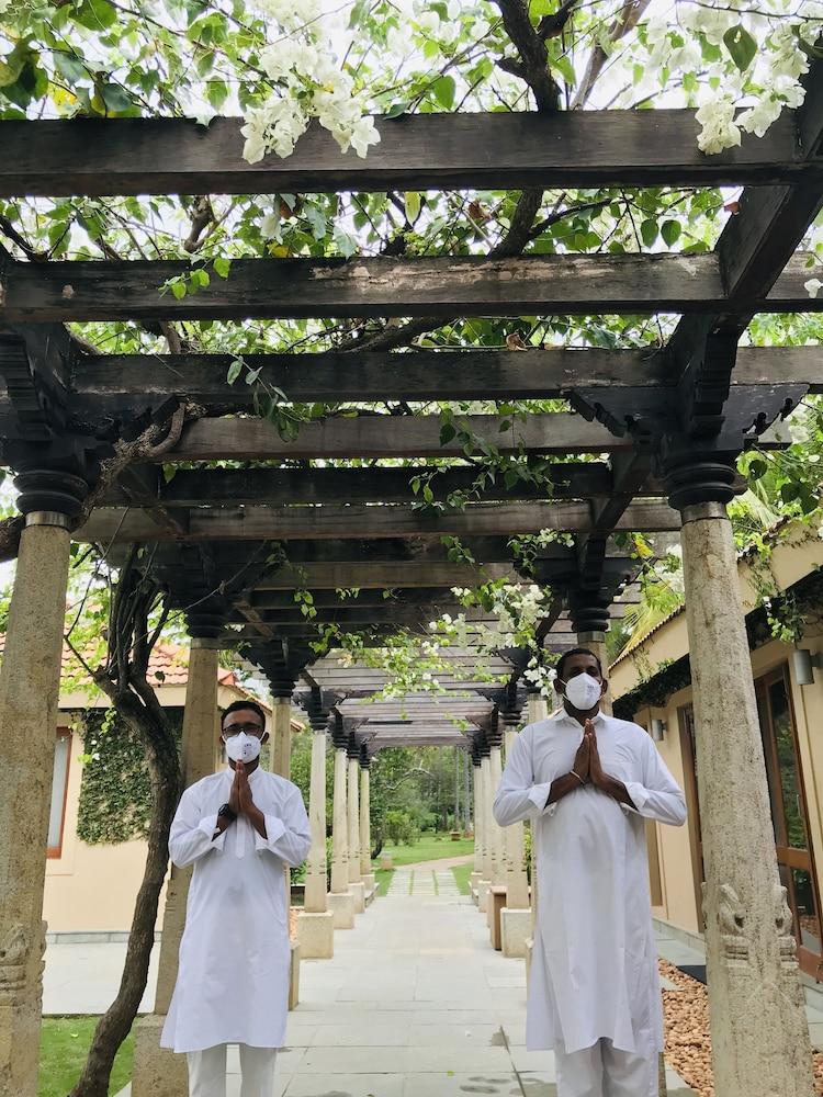 Shreyas Retreat Exterior