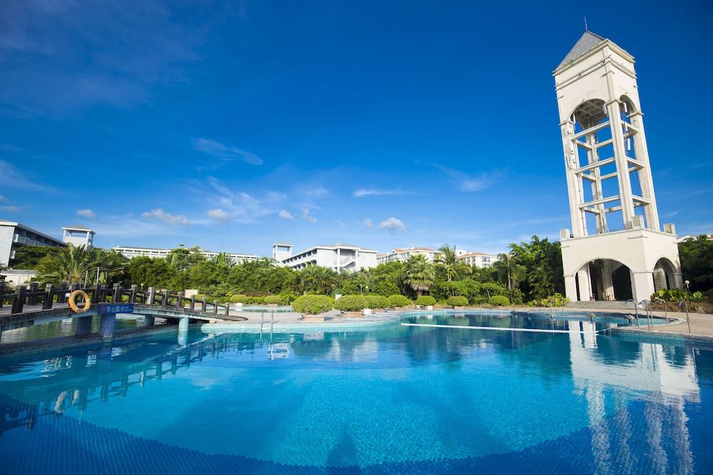 Tianfuyuan Hot Spring Hotel Property Grounds