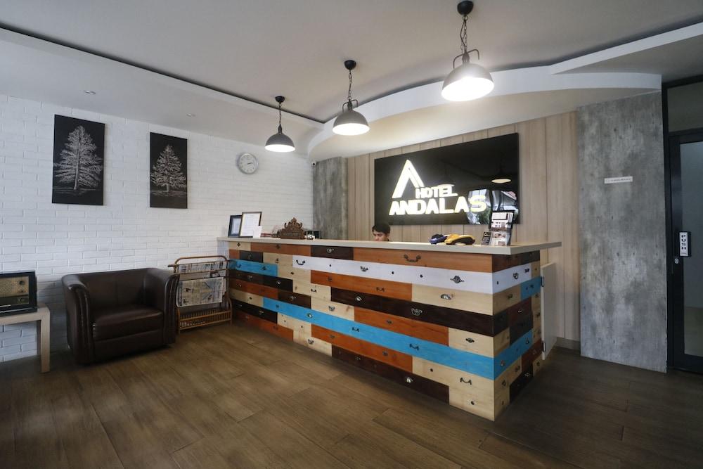 ريد دورز بلس آت جالان رادين إنتان لامبونج منطقة الاستقبال