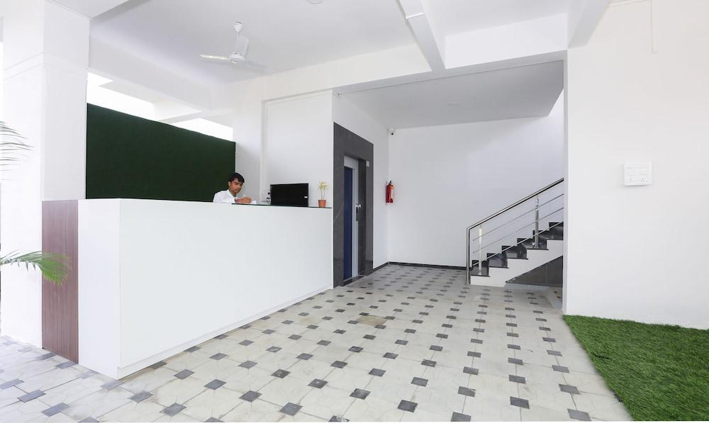 Treebo Sapphire Studio Reception