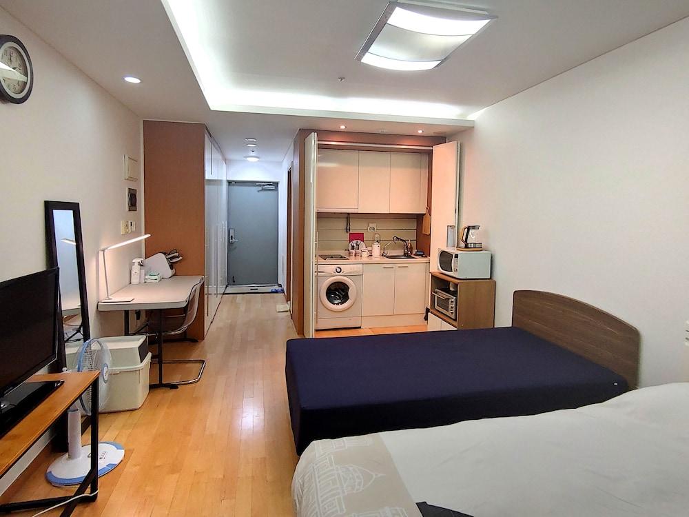 Khan Residence Room