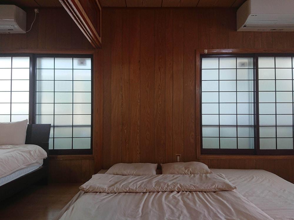 Unjunuya Room