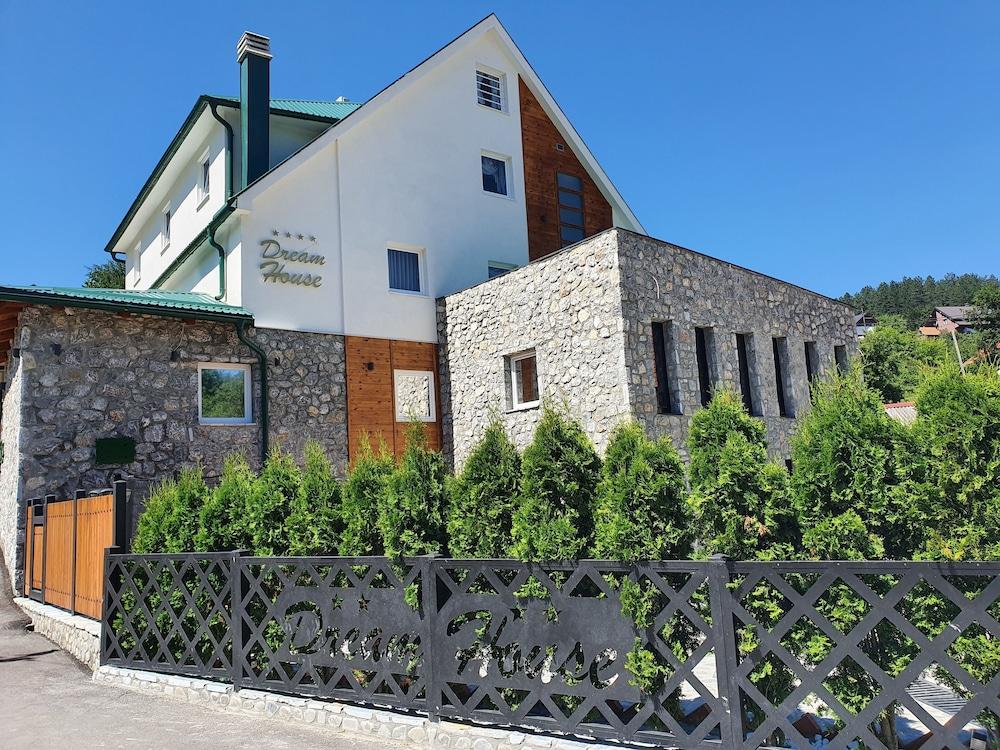 Dream House Hotel