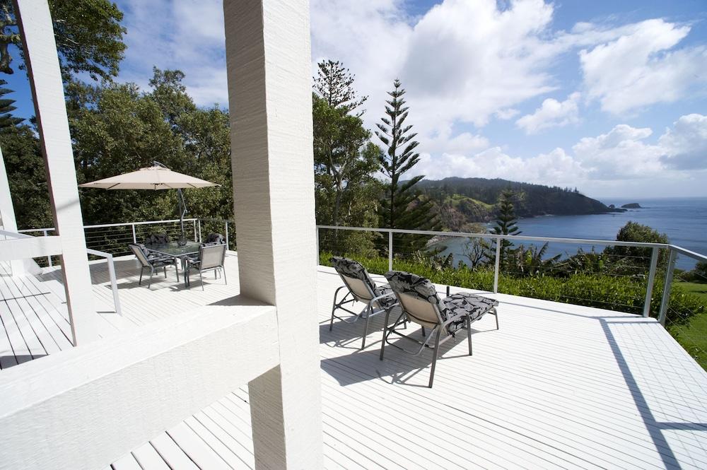 Forrester Court Clifftop Cottages