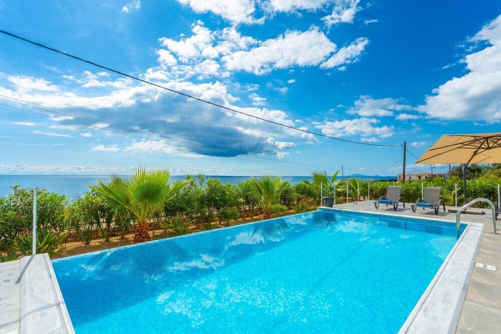 Villa Seashell Large Private Pool Walk to Beach Sea Views A C Wifi Eco-friendly - 2641 Room