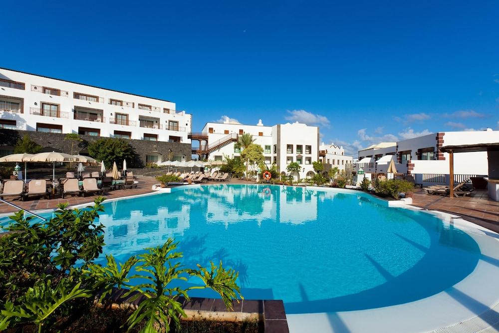 جران كاستيلو تاجورو فاميلي آند فون بلايا بلانكا حمام سباحة مكشوف