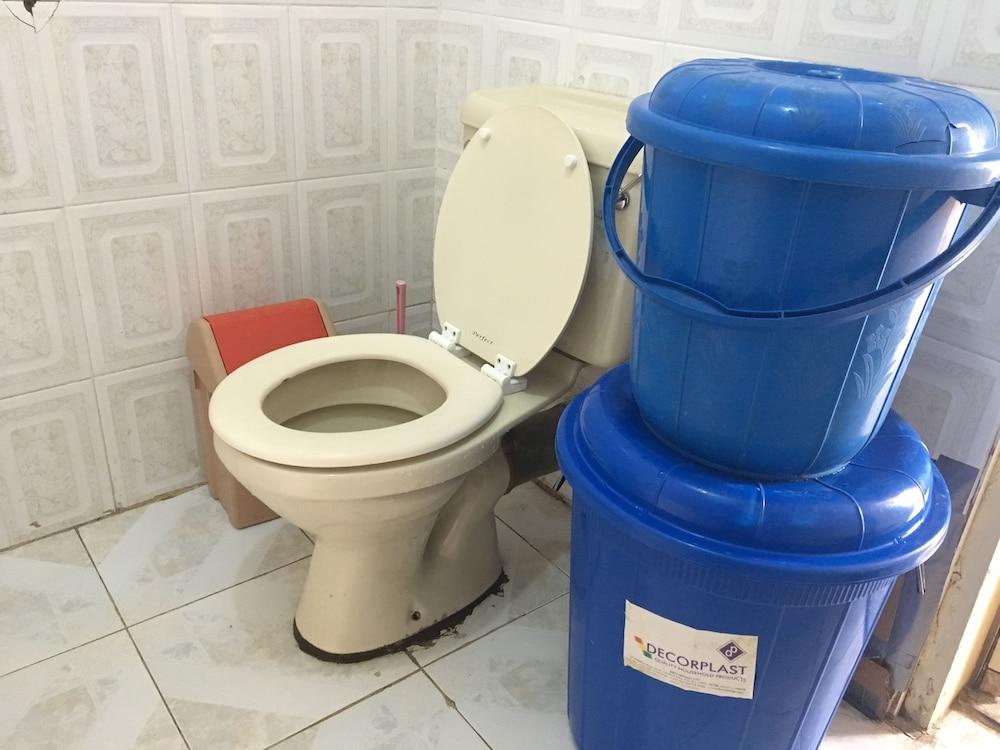 Conquer Yardie Bathroom