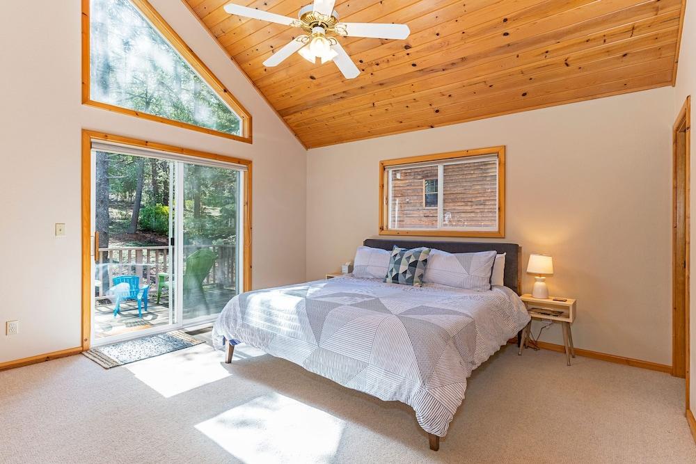 Sierra Haven by Tahoe Mountain Properties Room