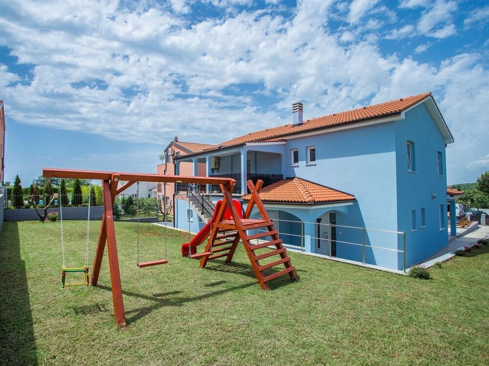 Private Villa in Porec With Swimming Pool Exterior
