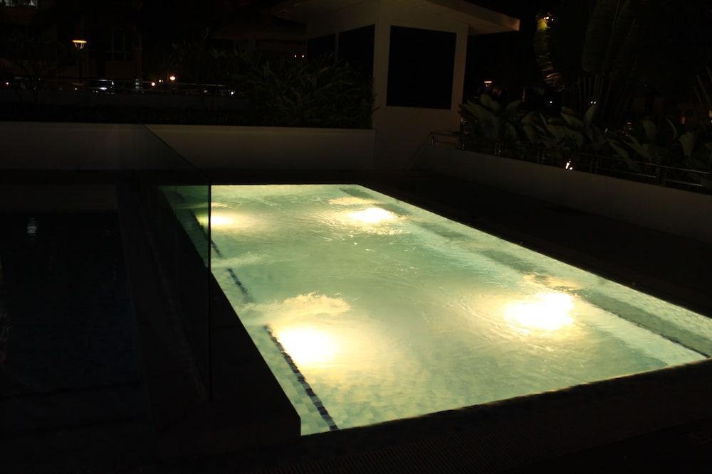 Mickey Mouse Signature Suite Outdoor Pool