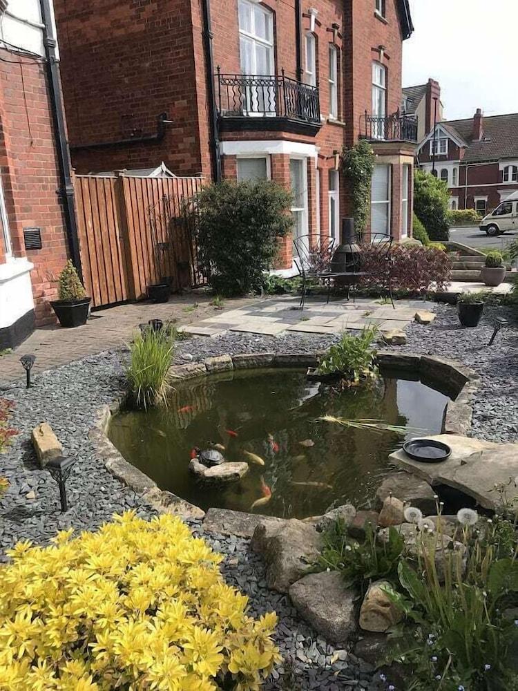 Manor View Guest House Property Grounds