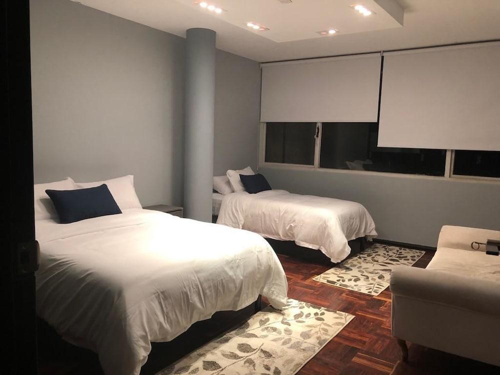 Masaryk Spacious & Modern apt w-Terrace Room