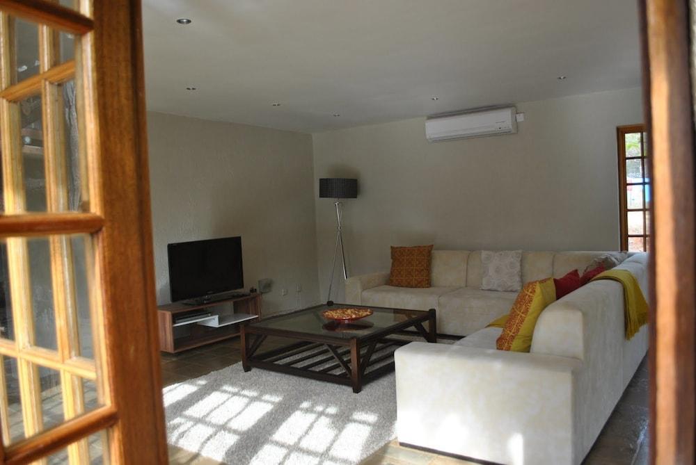 Mokolodi House Lobby Sitting Area