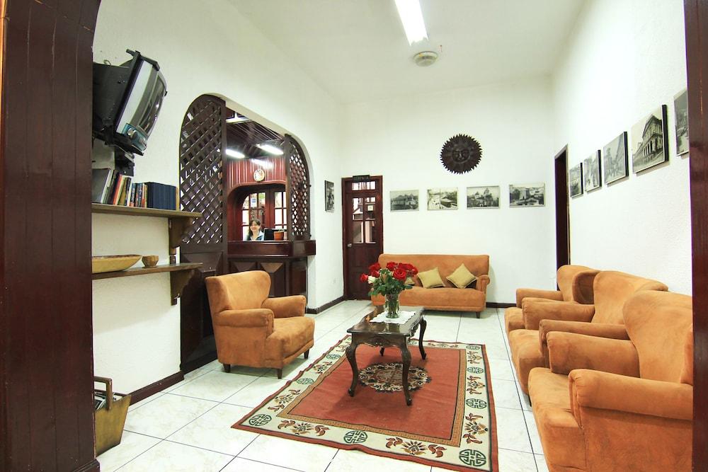 هوتل هواسي كونتيننتال منطقة الجلوس في الردهة