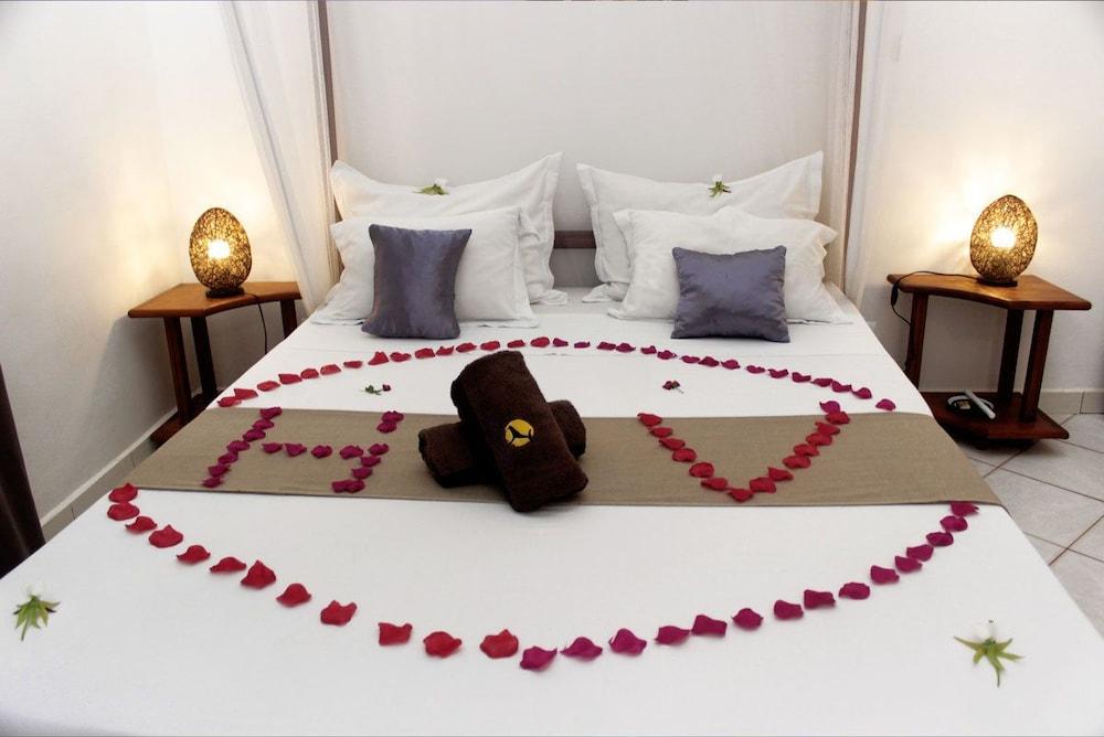 فانيفولا هوتل