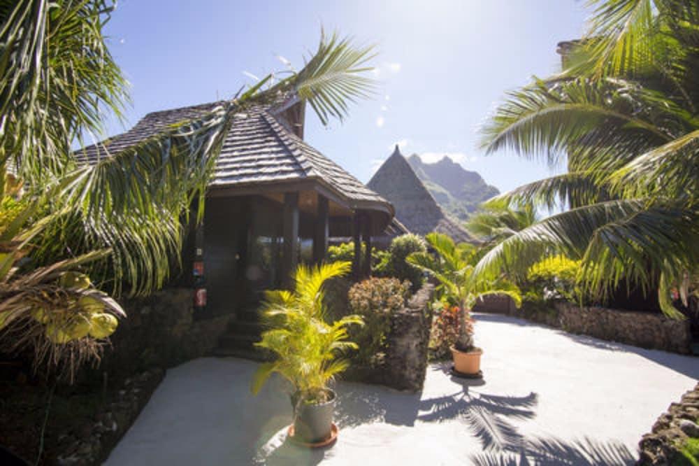 Oa Oa Lodge Exterior