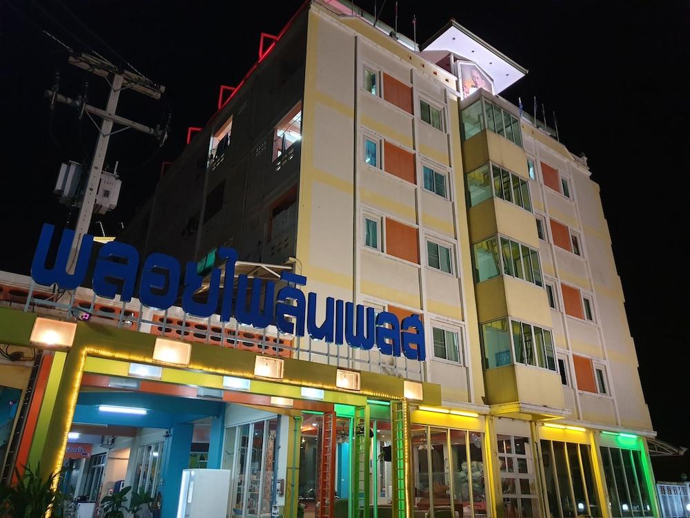 Ploypailin Place