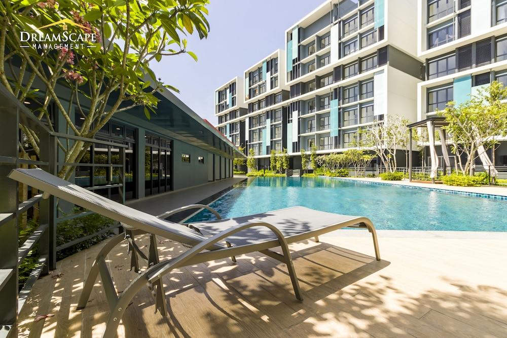 Core Suite KLIA By DreamScape Outdoor Pool