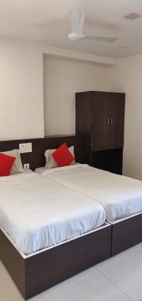 Sri Raghavendra Inn