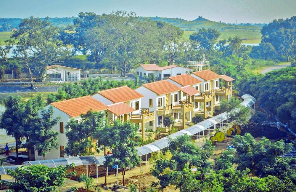 Graces Resort Exterior