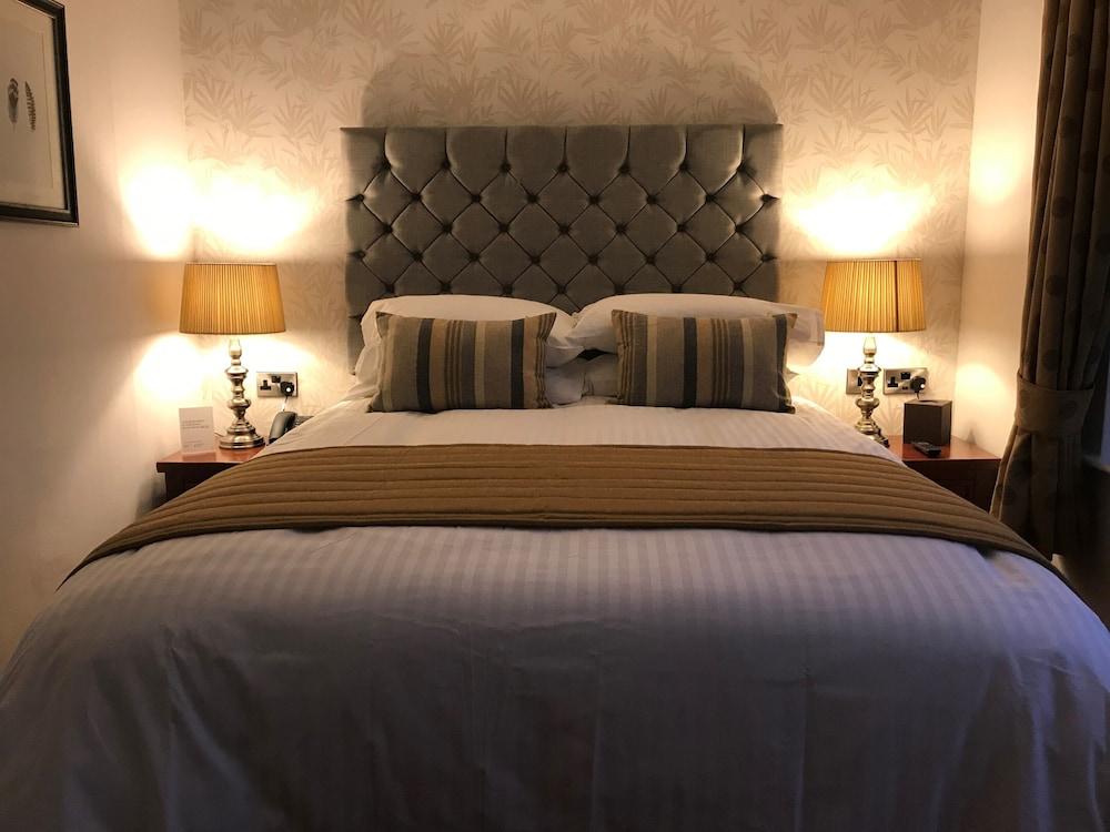 Loftsome Bridge Hotel Room
