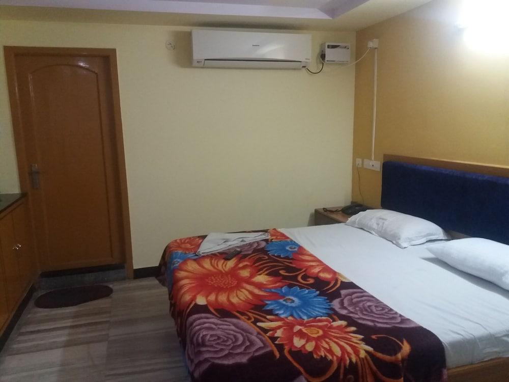 Krishnagrandinn Room