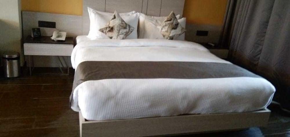 The Forest Vines Resort Room