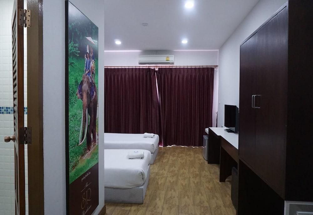 THE SR Residence Lampang Room