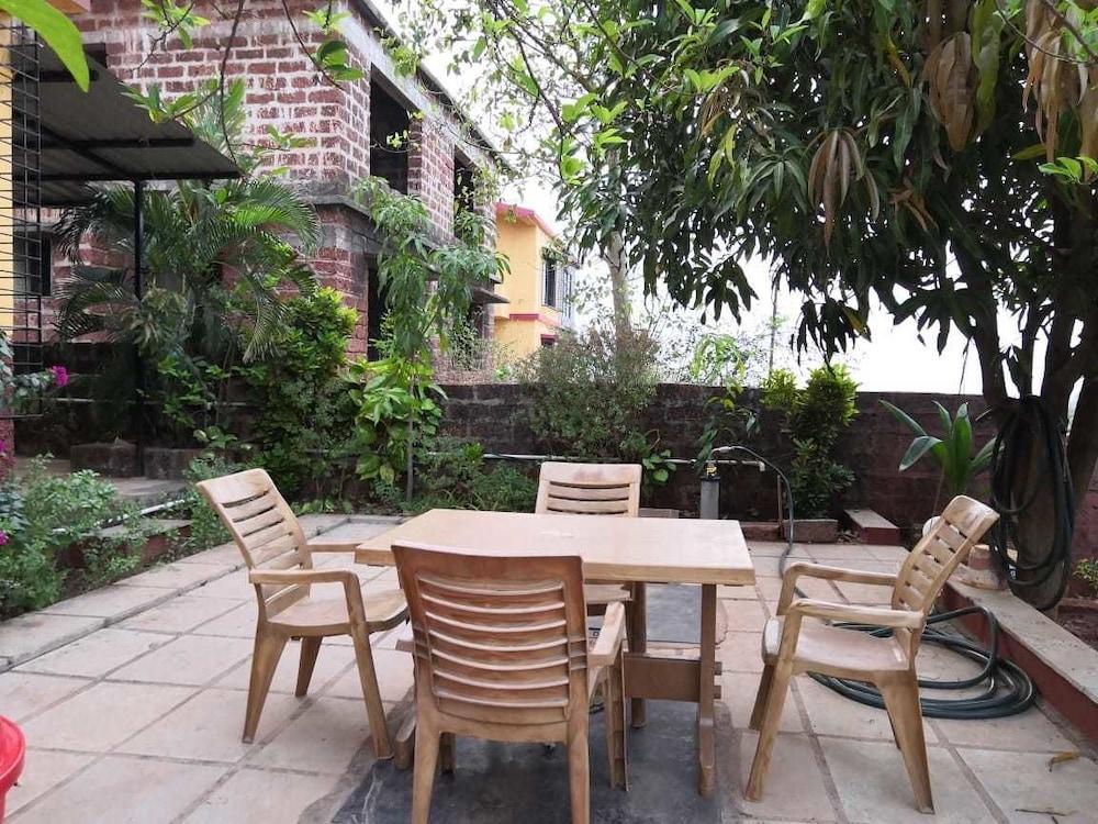 Ekdant Holiday Home Ganpatipule
