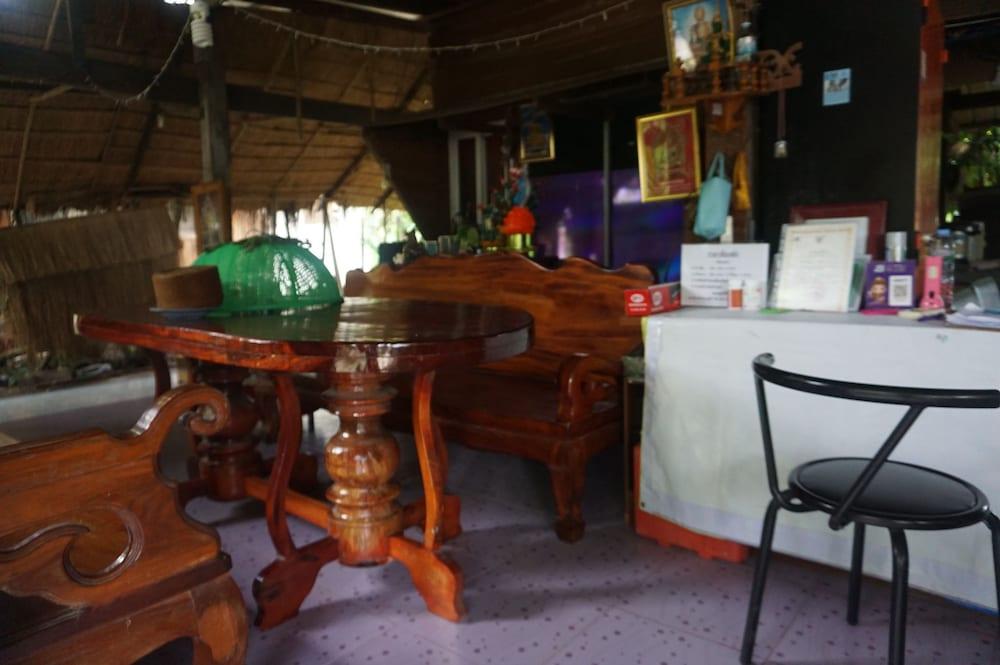 Liew Sai Resort Reception