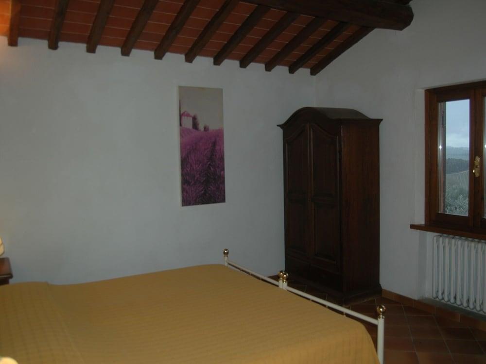Tasteful Apartment in Gambassi Terme With Pool Room amenity