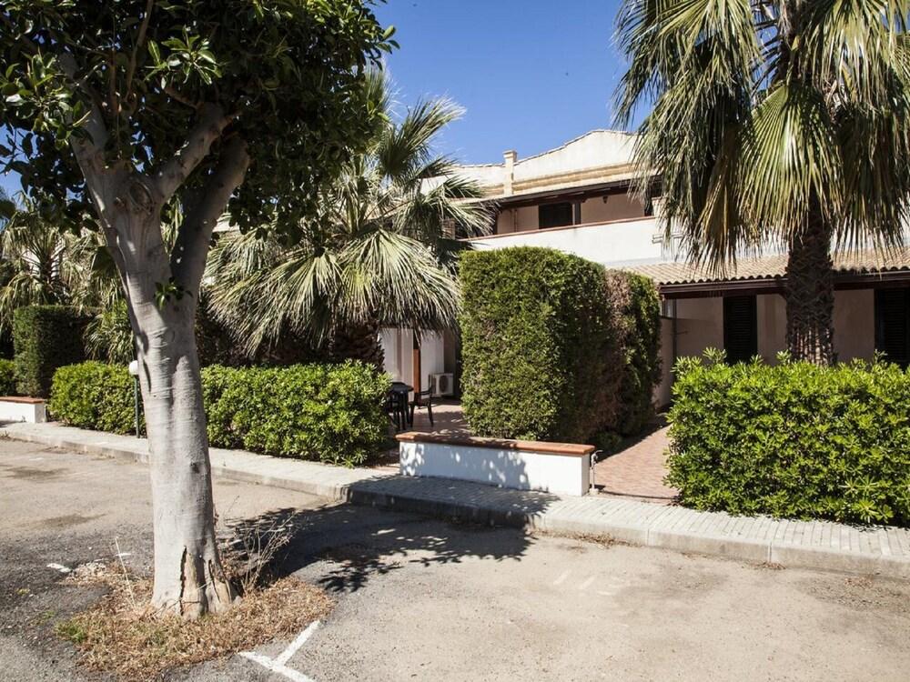 Enticing Apartment in Campofelice di Roccella With Pool Exterior
