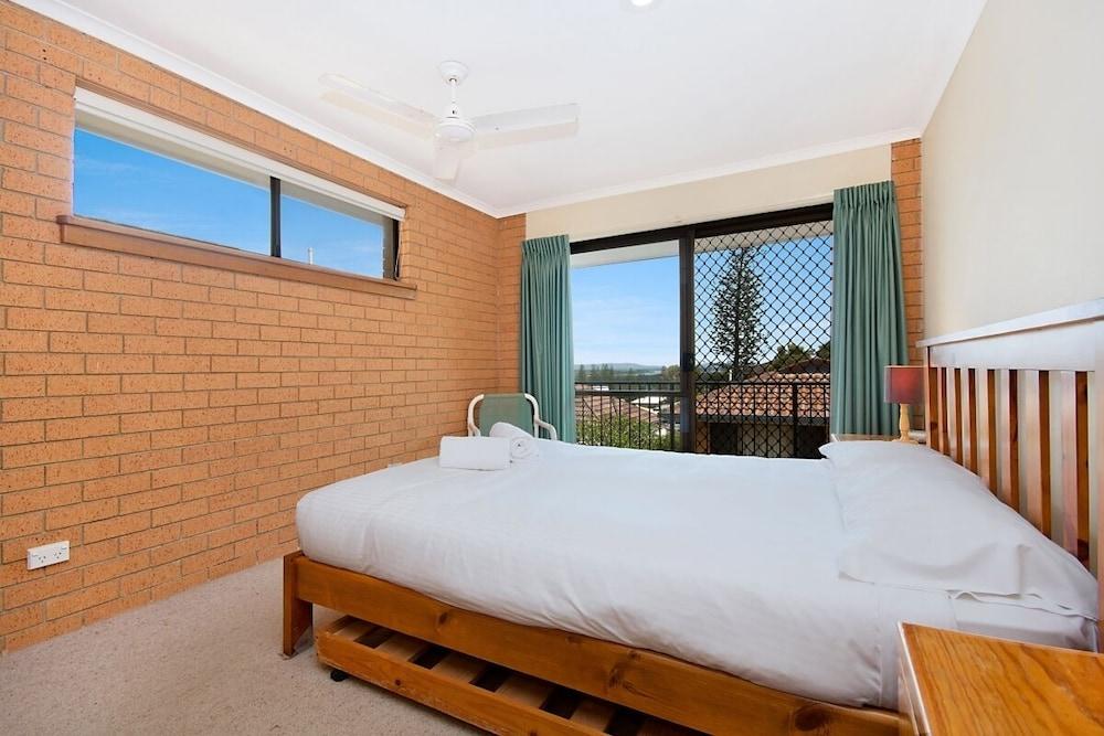 Elsewhere 3 Room