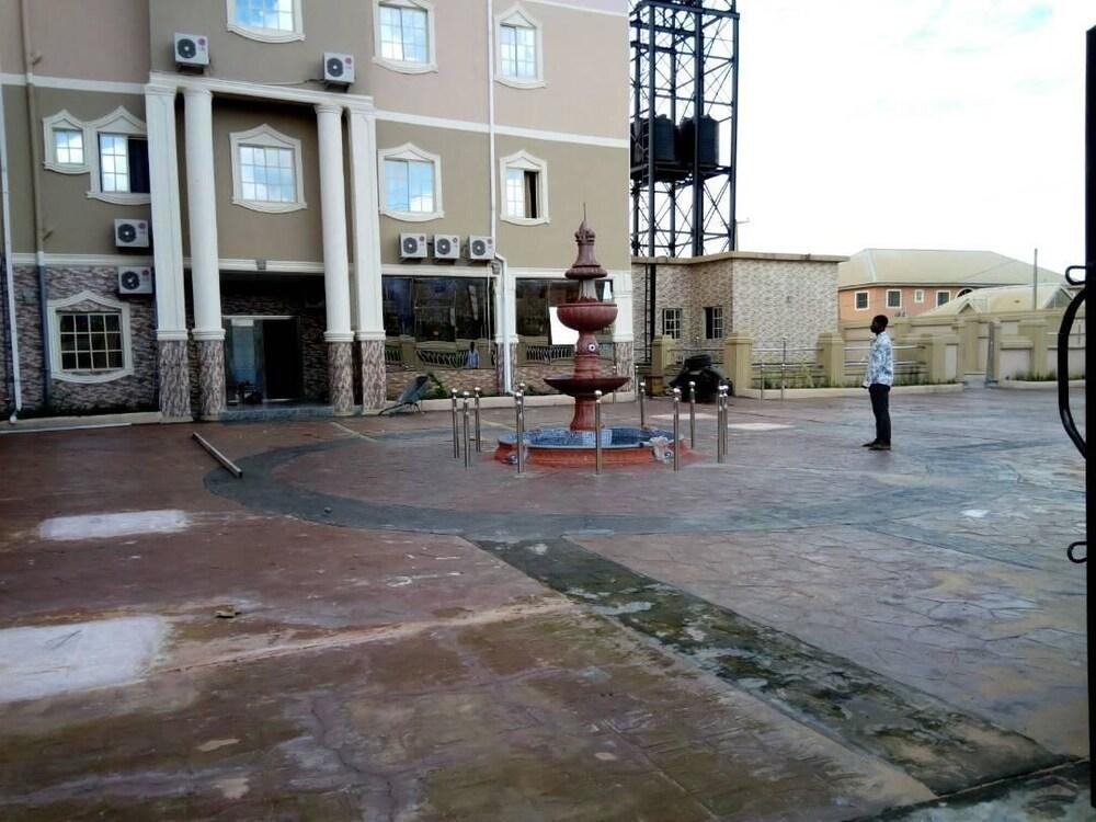 بيك فلو هوتل آند سويتس إنت المنطقة المحيطة بالمنشأة