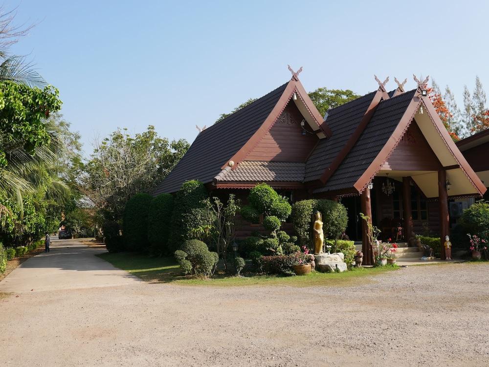 Suanluang Garden View Resort Exterior