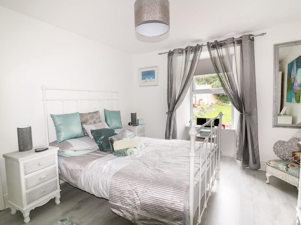 The Hideaway Guestroom