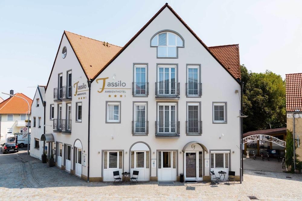 Ambient Hotel Tassilo Featured Image
