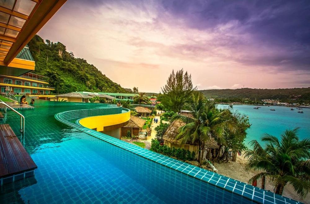 Phi Phi Cliff Beach Resort Lobby