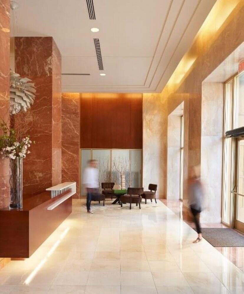 بلو بيرد سويتس نير أوتو زون بارك الردهة